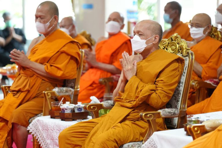 คณะสงฆ์กรุงเทพมหานคร เจ้าภาพบำเพ็ญกุศลสวดพระอภิธรรมอุทิศถวายแด่พระครูอาทรบุญกิจ(หลวงพ่อบุญรอด สุเมโธ)